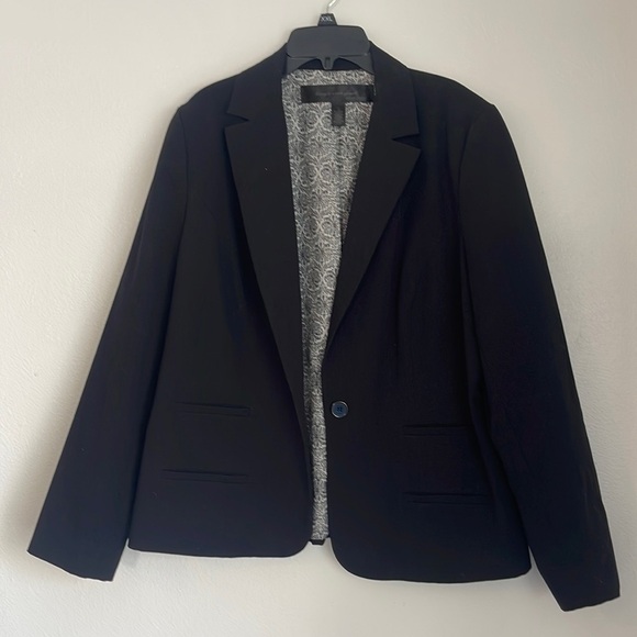 Apostrophe Black Blazer - Picture 1 of 10
